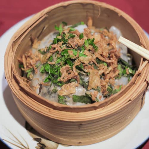 Escale à Saigon, Paris