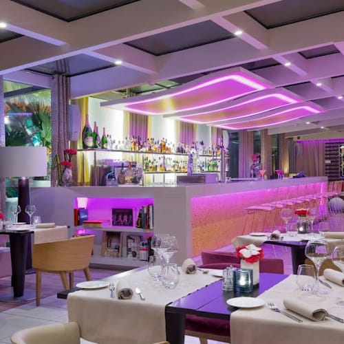 N'vY Bar, Genève