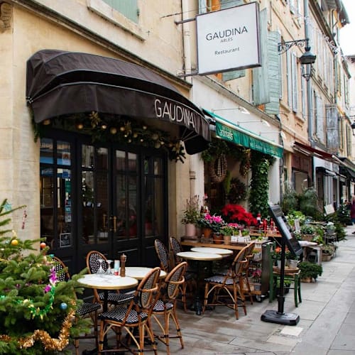 Gaudina, Arles