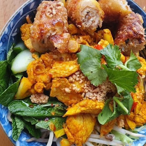 Angthong, Paris