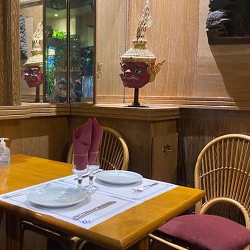 Royal Bangkok, Paris