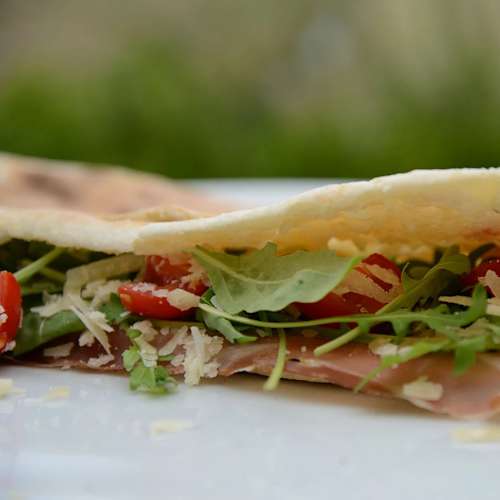 Gustavo Pizzeria, Barco