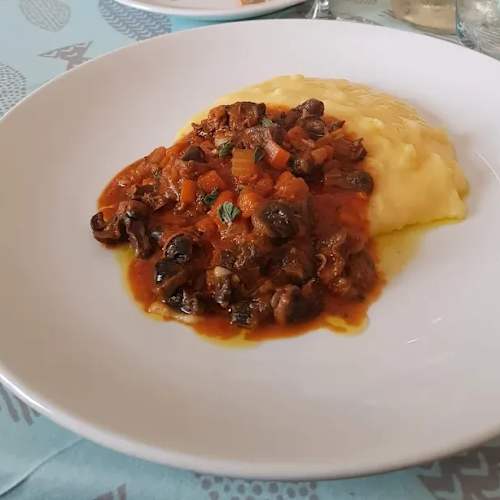 Gustavo Pizzeria, Barco