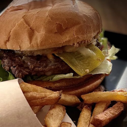 M&C Burger, Venelles