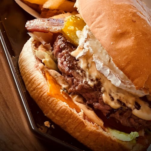 M&C Burger, Venelles