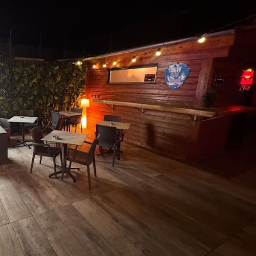 Cadence Café, Cessy