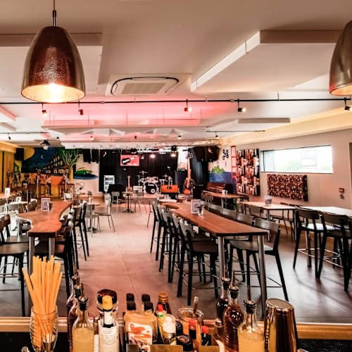 Cadence Café, Cessy