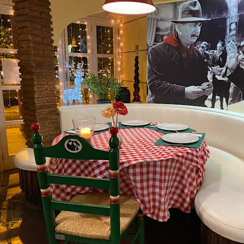 Don Cammillo e Peppone, Sevilla