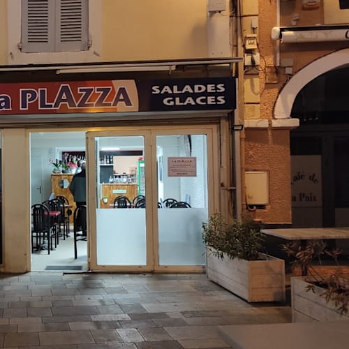 LA PLAZZA, Vias