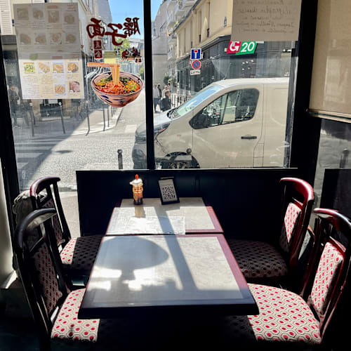 Longues Nouilles, Paris