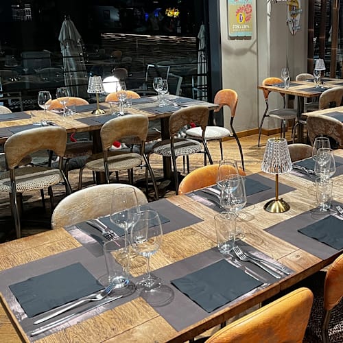 Nimeta Lounge Bar & Restaurant, Colombaro
