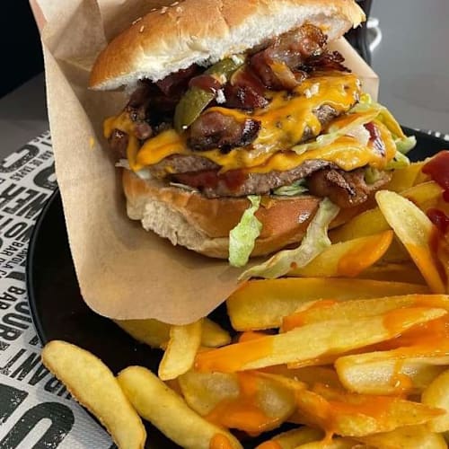 Snoopy - Caffetteria Burger & Chips, Rozzano
