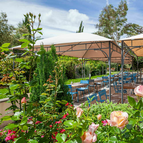 Kitchen & Bar - Courtyard Paris La Defense, Colombes
