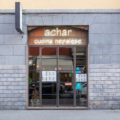 Achar, Milano