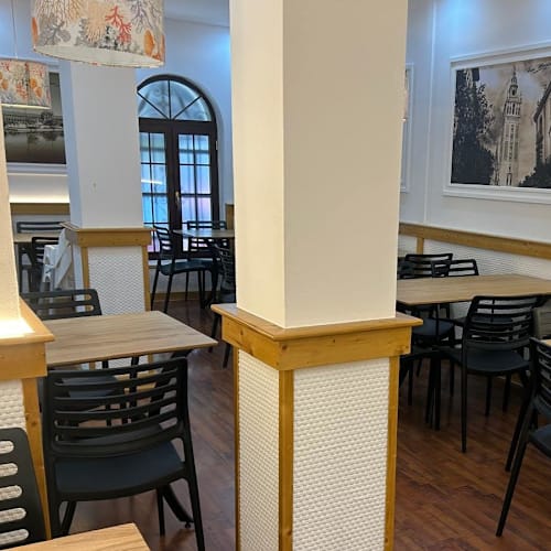 Hermanos Morales (Nervión), Sevilla