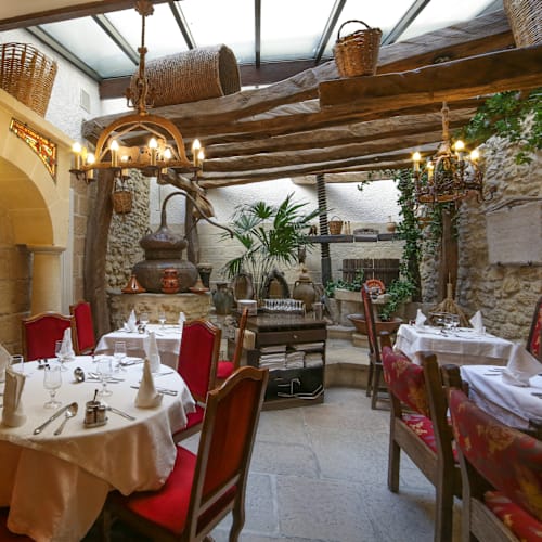Tipaza, Paris
