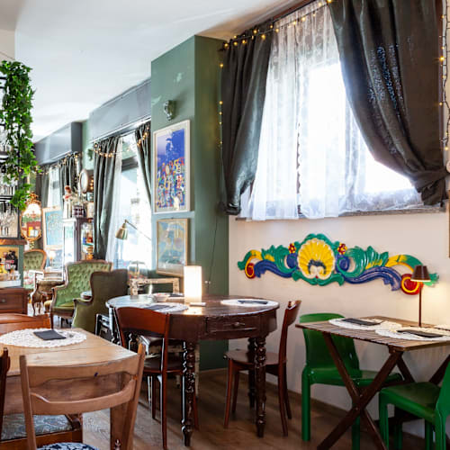 412 Cafe, Opera