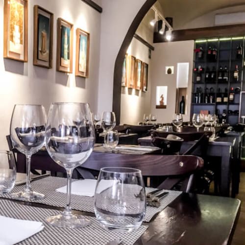 Enosteria  capolecase, Roma
