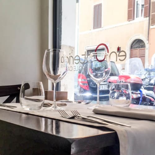 Enosteria  capolecase, Roma