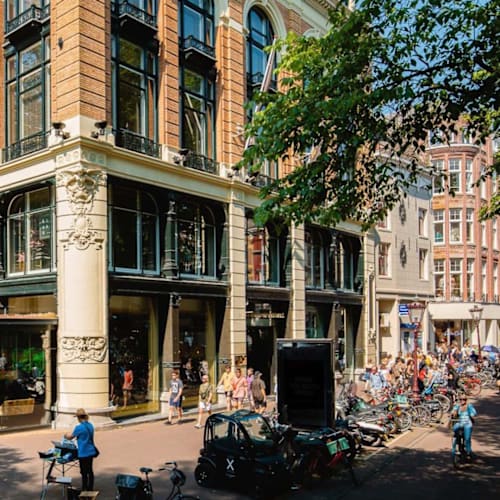 Rouhi, Amsterdam