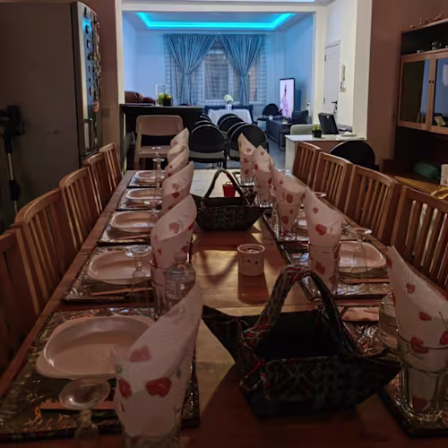 Monica’s Place, Evere