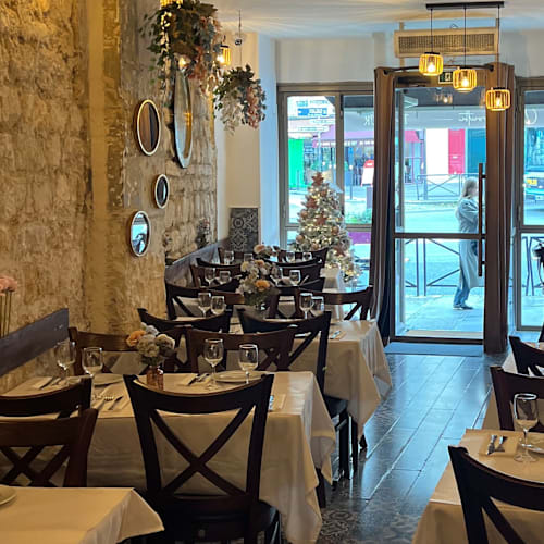 C Beyrouth, Paris