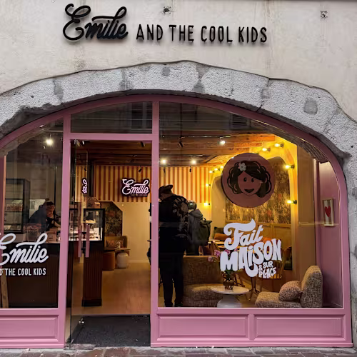 Emilie And The Cool Kids, Chambéry