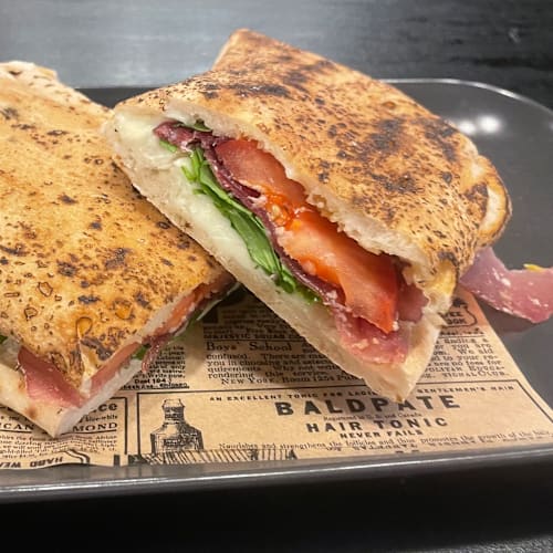 Simo e i suoi fratelli, Paris