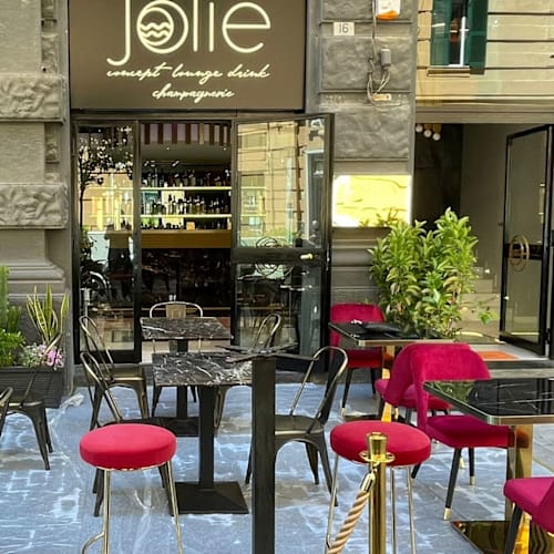 Jolie Champagnerie, Napoli