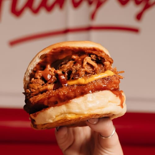 Monster Burger, Latina