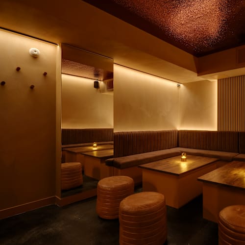 Kinágua, Paris
