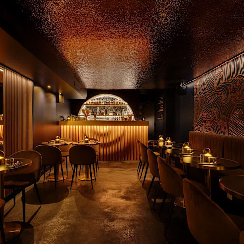 Kinágua, Paris