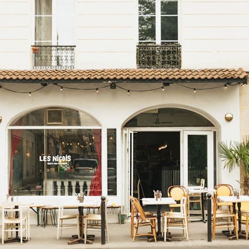 Les Niçois, Paris
