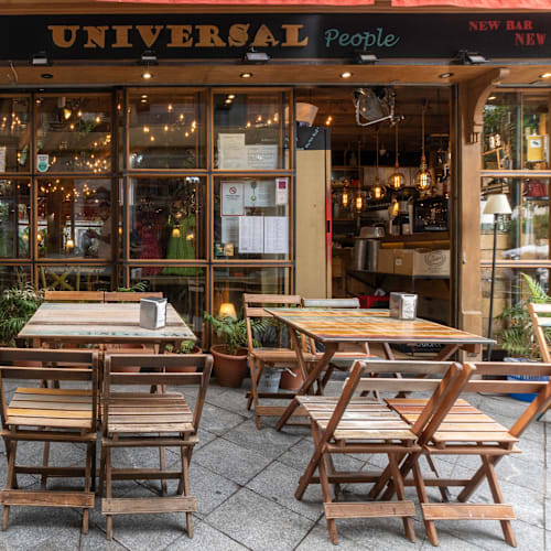 Universal People, Sevilla