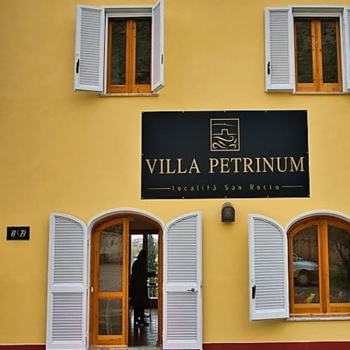 Villa Petrinum, Mondragone