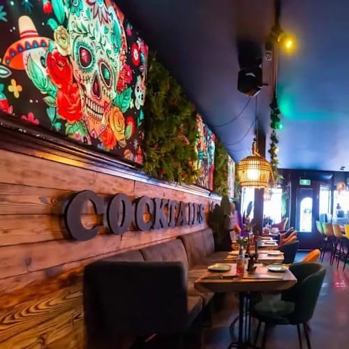 Funky Monkey, Leiden