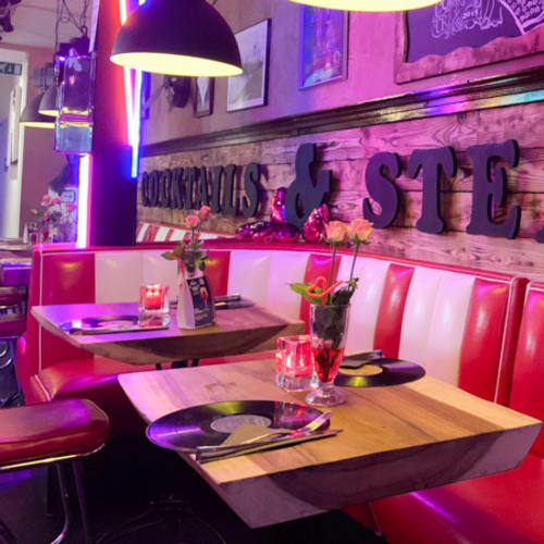 Funky Monkey, Leiden