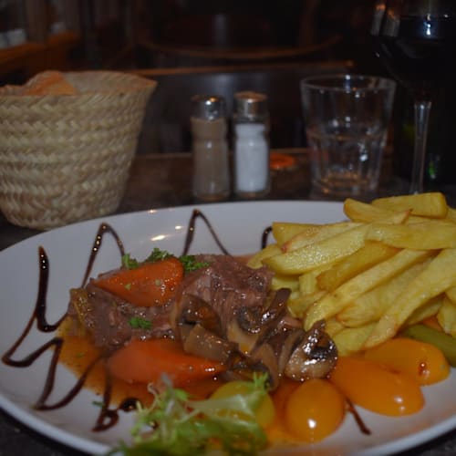 Bar Brasserie Les Blouses Blanches, Paris