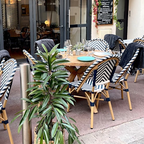 Kama, Cannes