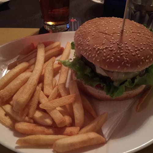 Cheers Pub, Tombolo