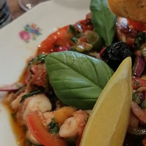 L'Aile où la Cuisse, Hyères