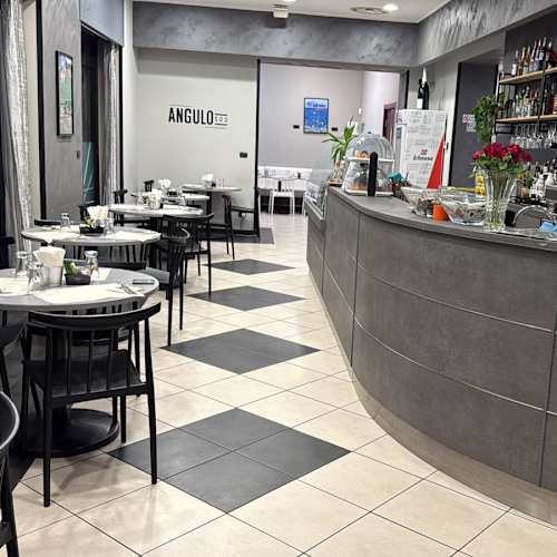 Angulo 503 Restaurante Salvadoreño, Milano