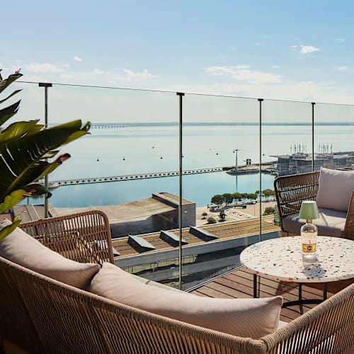 Sky Bar Oriente, Lisboa