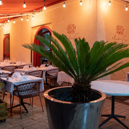 Mumbai Café, Cannes