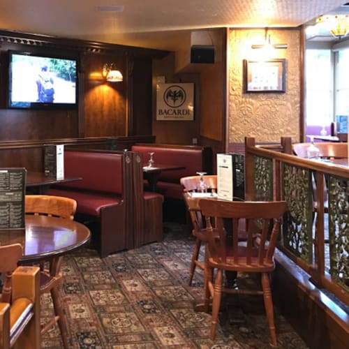 Helio's Pub, Versailles