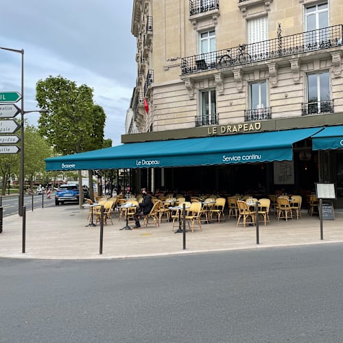 Le Drapeau, Vincennes