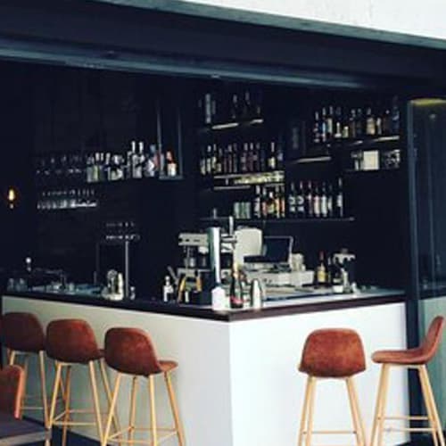 El lobo blanco, Alicante