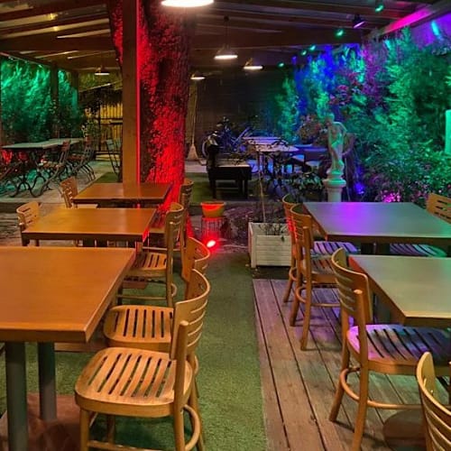 Le Plateau des Mille Vaches, Montreuil