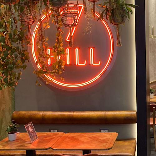 Seven Hill, Milano
