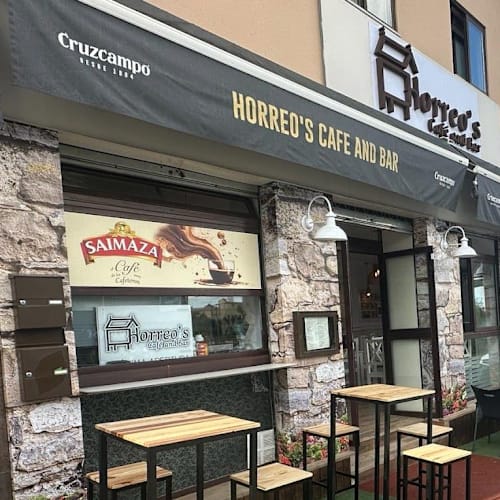 Horreos Cafe And Bar, Tomares